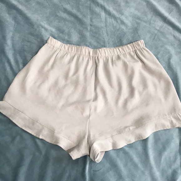 LADIES RUFFLE HEM TAUPE COLORED LIGHT WEIGHT SHORTS - Picture 3 of 5